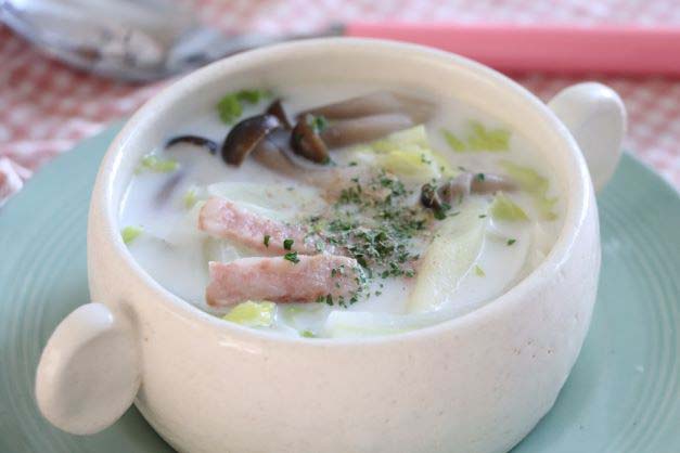 白菜とベーコンの簡単ミルクスープ