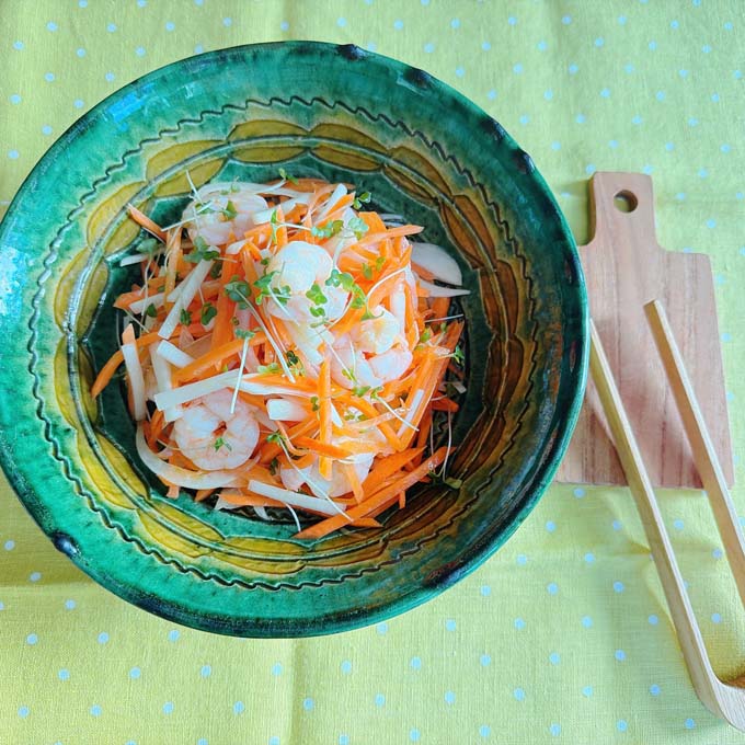 春にんじんと梅酢のサラダ