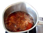 鍋で漬け汁を作る
